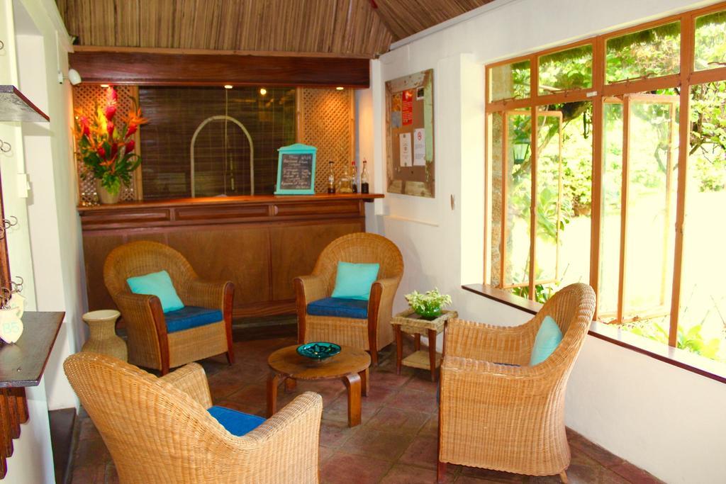 Chantauvent Guest House Blue Bay Exterior photo