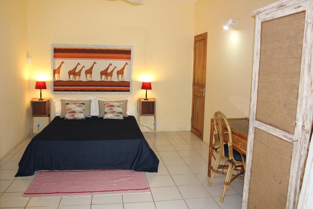Chantauvent Guest House Blue Bay Exterior photo